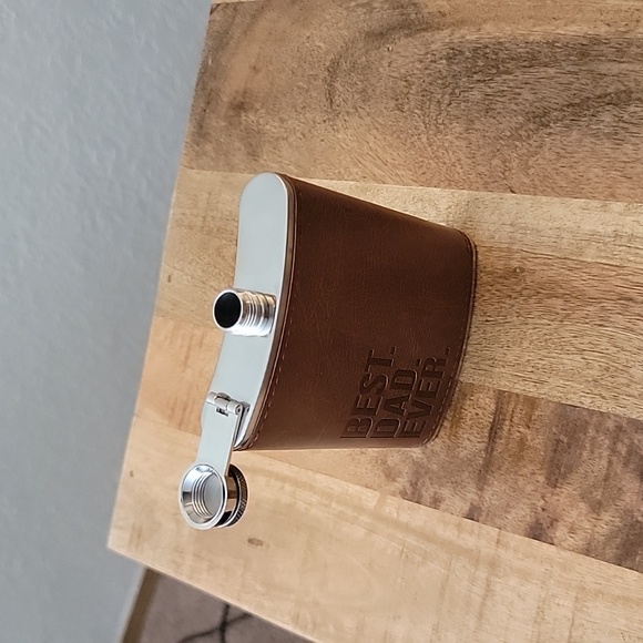 Flask - Picture 2 of 4